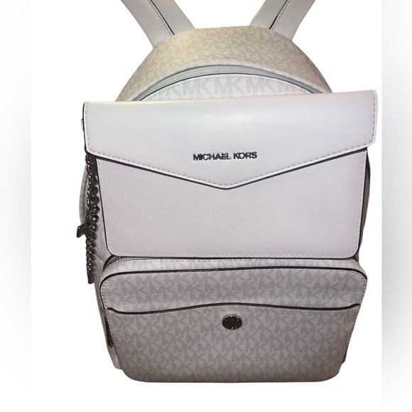 NWOT Michael kors 2 in 1 back pack with detachable card case! - Picture 11 of 12